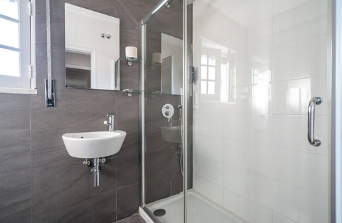 Ericeira House | En-Suite Private Room (3), Coxos Ribamar Ericeira