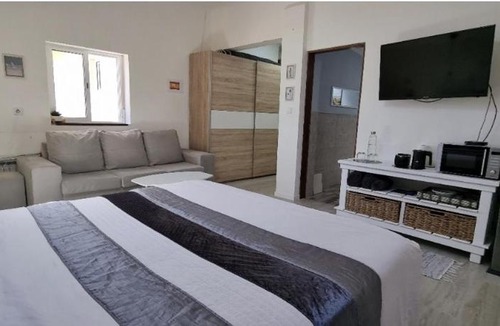 Albergaria-a-Velha House | En-suite Room in Albergaria