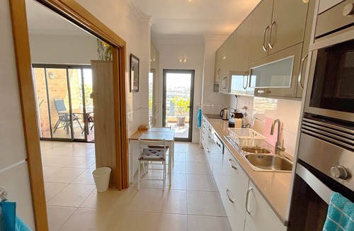 Telheiro Apartment | Encosta da Marina, 2 bedrooms top floor apartment