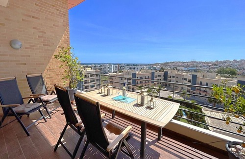 Telheiro Apartment | Encosta da Marina, 2 bedrooms top floor apartment