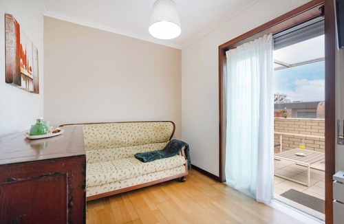Espinho Apartment | Espinho Retreat with Balcony