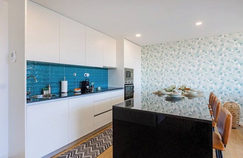 Espinho Apartment | Espinho Sunny Vibes & Balcony with Pool