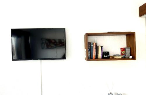 Estoril Apartment | Estoril 4 - Nice & Cozy Little Studio with Terrace