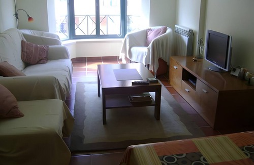 Consolacao Apartment | Estrela Do Mar Apartment with Balcony and Wi-Fi