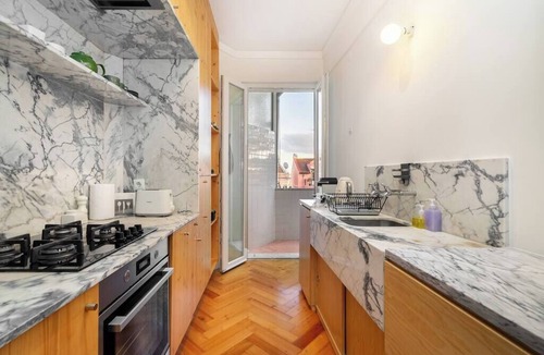 Lisbon Old Town Apartment | Estrela Family Apartment | Prime Location | AC