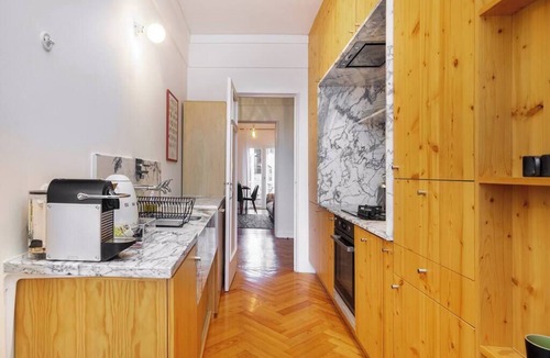 Lisbon Old Town Apartment | Estrela Family Apartment | Prime Location | AC