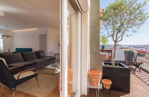 Santos Apartment | Estrela Penthouse: Amazing River and City Views