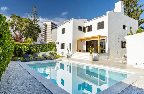 Montechoro Villa | Exclusive Oasis - Quiet Luxury Villa near Albufeira Strip and Oura Beach
