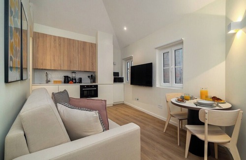 Santa Maria Maior Apartment | Explore Lisbon from a Cozy Base in Alfama
