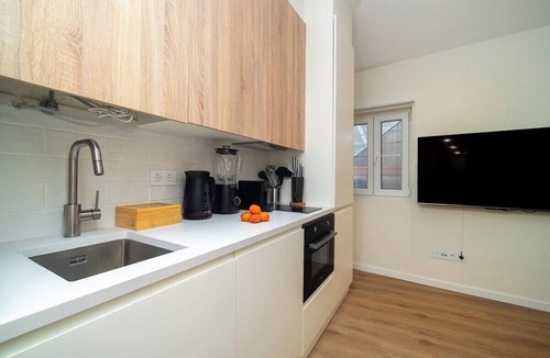 Santa Maria Maior Apartment | Explore Lisbon from a Cozy Base in Alfama