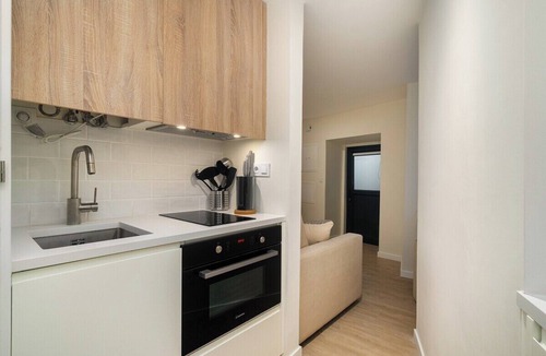 Santa Maria Maior Apartment | Explore Lisbon from a Cozy Base in Alfama