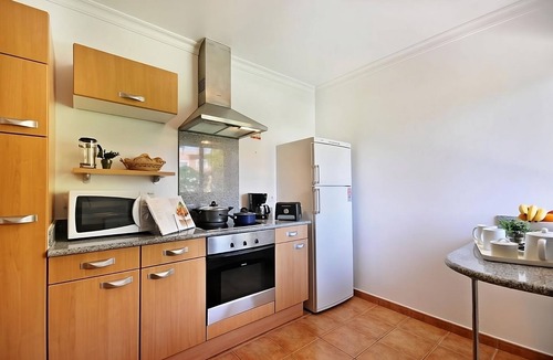 Meia Praia Hotel | Family and Friends Getaway! Fully-equipped Kitchen, Outdoor Pools, Free Parking!