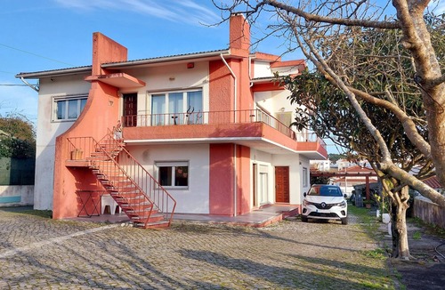 Nazare Condo | Family apartment in a quiet area 5 minutes from the beach!