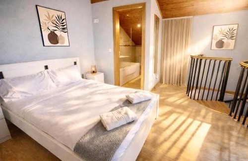 Imaculado Coracao de Maria House | Family Home, Private Terrace, Stunning Ocean View