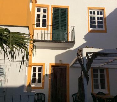 Ponta Delgada House | Family House Garden