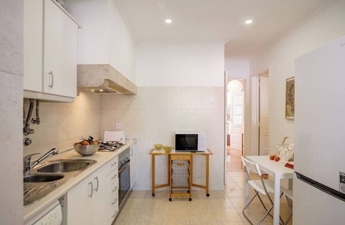 Sao Joao de Deus Apartment | Family Tailor Made Flat in Areeiro