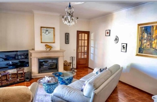 Alcobaca House | Farmhouse Sleeps 8 with Pool & Horses