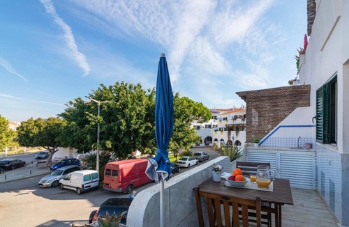 Montenegro Apartment | Faro Airport Flat 3 by Homing