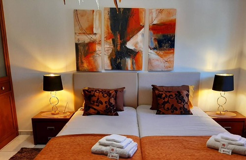 Montenegro Apartment | Faro Airport Flat 3 by Homing