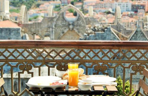 Sacramento House | Feeling Chiado 15