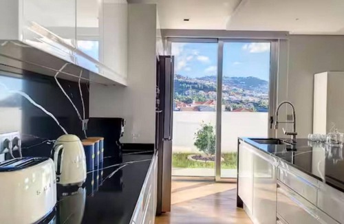 Santa Luzia House | Ferienvilla "Villa Paradise Palms" by Interhome