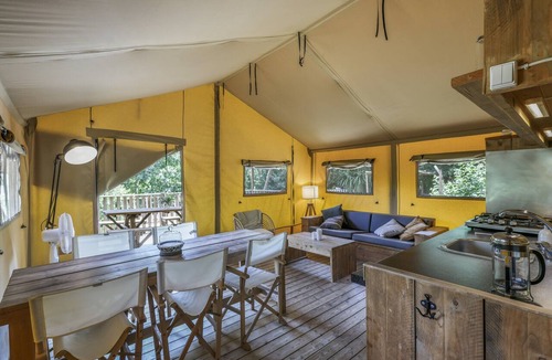 Molares RV Rental | "Figo Glamping" Tent with Mountain View, Private Pool, and Wi-Fi