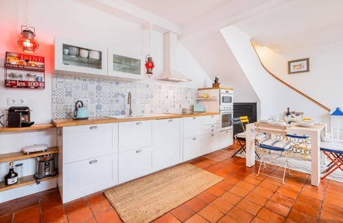 Olhos D'Agua House | Fisherman's cottage a few steps from the beach