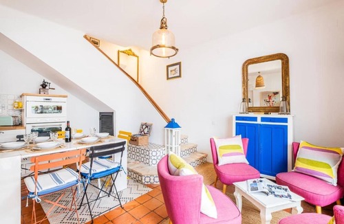 Olhos D'Agua House | Fisherman's cottage a few steps from the beach