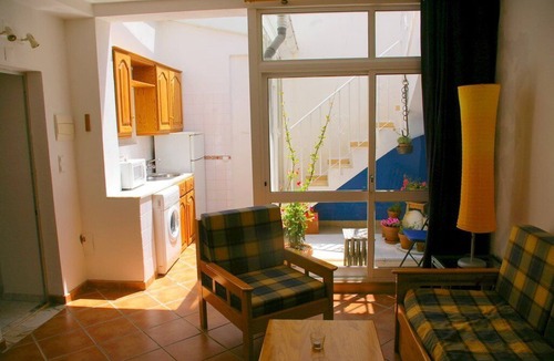 Ferragudo House | Fisherman's house with roof terrace in the village center