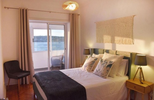 Cacilhas Apartment | Flat in Cacilhas – Lisbon Stunning River Views