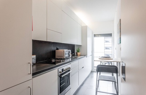 Parque das Nacoes Apartment | FLH Expo Modern Flat with Balcony