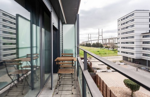 Parque das Nacoes Apartment | FLH Expo Modern Flat with Balcony