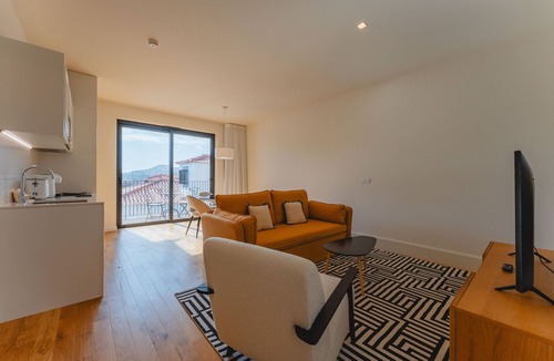 Old Town Apartment | FLH Funchal A Quinta do Conde Balcony Flat VI
