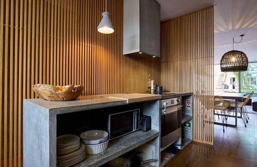 Vilarinha Ski Chalet | FLH Secluded Porto Haven with Pool