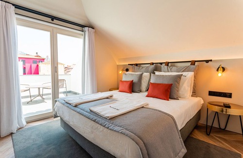 Old Town Apartment | FLH Viola Market with Terrace I