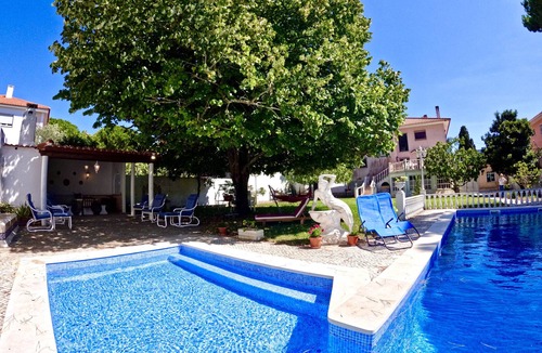 Carcavelos House | FLH Yucca House Carcavelos Beach