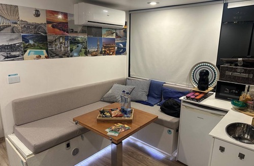 Campanha Boat Rental | Floating Boat in Douro Oporto by SLEEBOAT