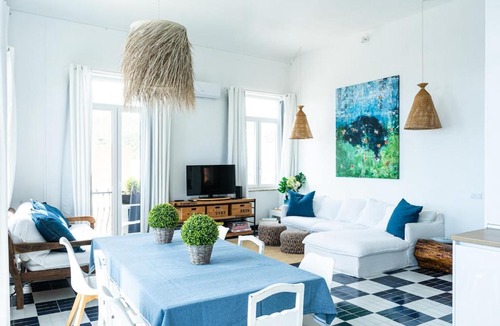 Setubal Apartment | Floating Over the Sado - Arrábida, Beaches & Town
