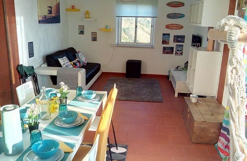 Costa de Caparica Hostel | Fonte da Telha Beach Hostel - Bed and Breakfast