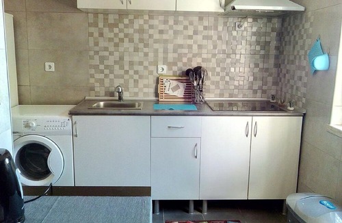 Costa de Caparica Hostel | Fonte da Telha Beach Hostel - Bed and Breakfast