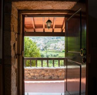 Valdigem House | Fonte dos Pepes by LovelyStay