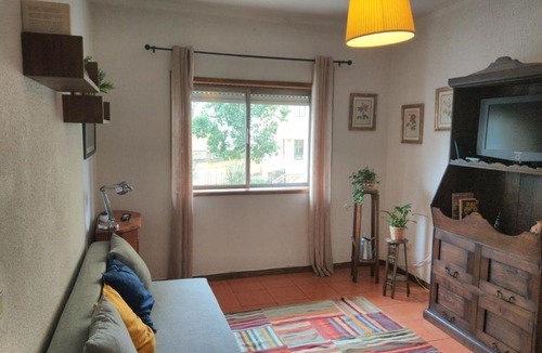 Paranhos Apartment | ! Free Parking Street ! Ground Floor with Washer!