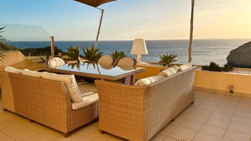 Vale de Centianes Apartment | Frente mar em Vale Centeanes - Moderno e Confortável