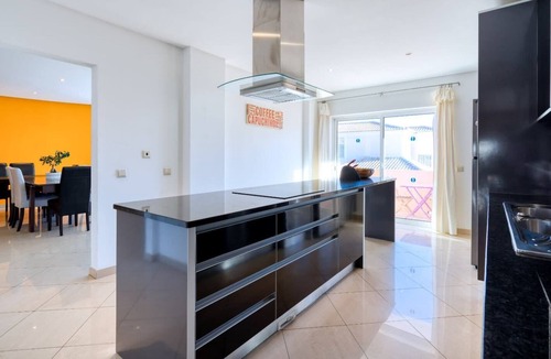 Correeira House | Full private villa - 300sqm Hammam Jacuzzi Heated Pool Billiard BBQ - Ideal & quiet location