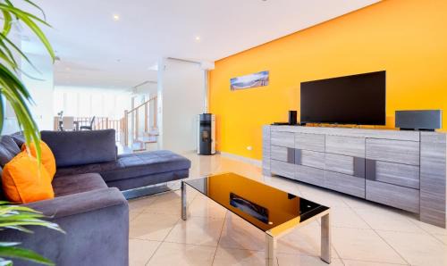 Correeira Villa | Full private villa - 300sqm Hammam Jacuzzi Heated Pool Billiard BBQ - Ideal & quiet location