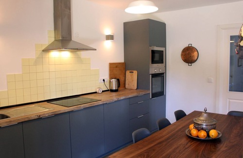 Paredes de Coura Cottage | Fully renovated rustic house with a view of the mountains!