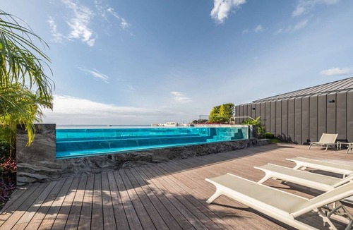 Se Apartment | Funchal City Apartment - Sea View, 3BR with Pool