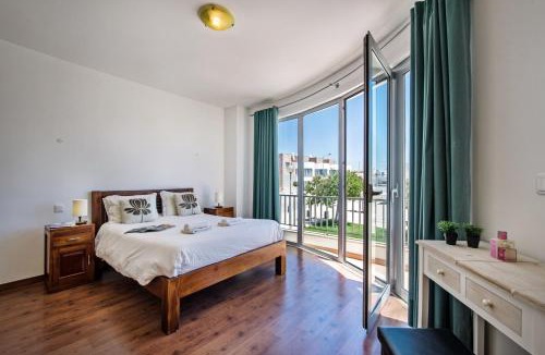 Olhao Villa | Fuseta Ria Resort - Villa Jasmine - Pool, Jacuzzi & Sea Views