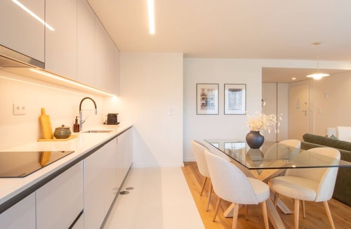 Oliveira do Douro Apartment | Gaia Elegant Apartment w/Patio by LovelyStay
