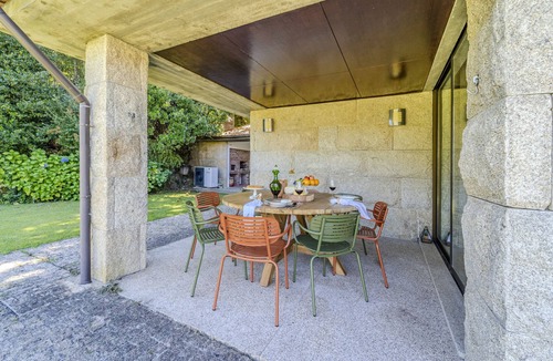 Canicada House | Ge House by House and People